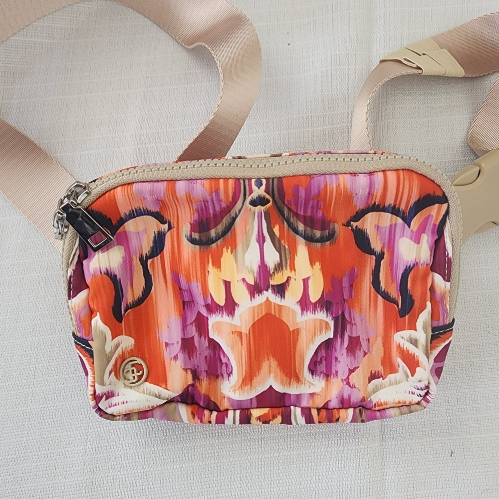 Chicos Fanny Pack Watorcolor Orange Purple Full Zip